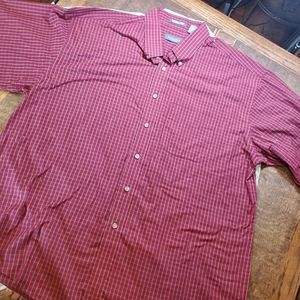 VanHuesen wrinkle free broad cloth long sleeve button up